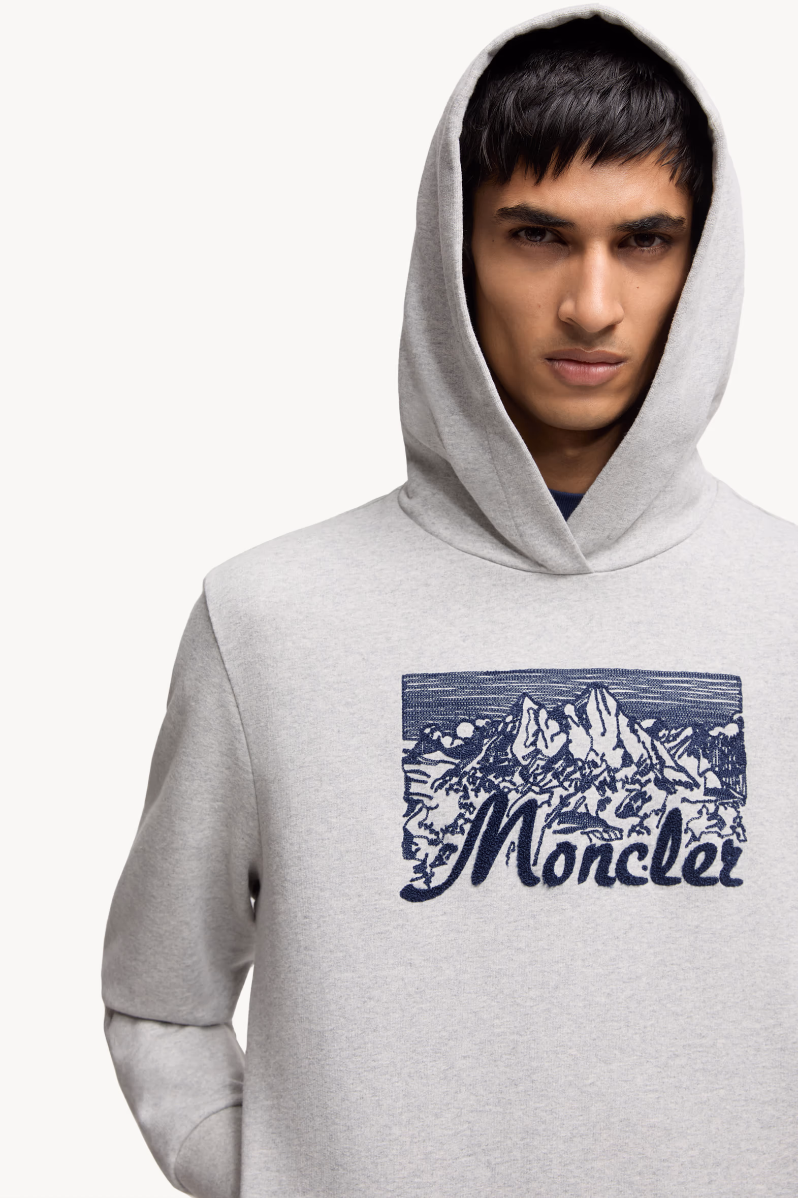 Sudadera con capucha de algodón con logotipo de montaña bordado Hombre Gris Moncler 6